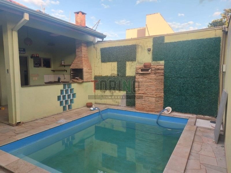 Casa à venda com 4 quartos, 167m² - Foto 4