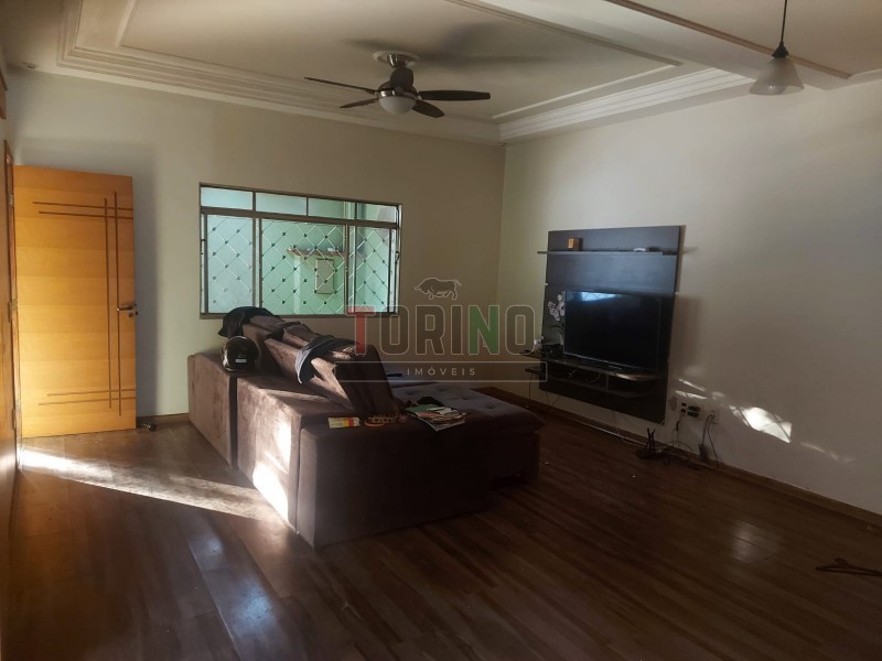 Casa à venda com 4 quartos, 167m² - Foto 5