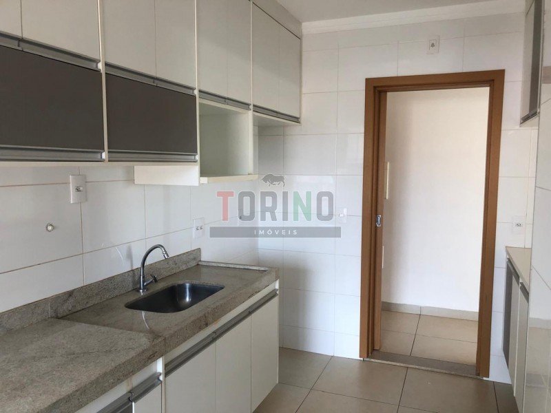 Apartamento para alugar com 2 quartos, 80m² - Foto 18