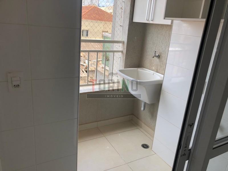 Apartamento para alugar com 2 quartos, 80m² - Foto 16