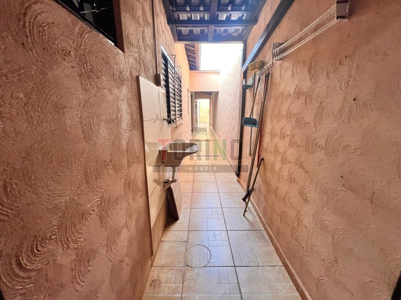 Casa para alugar com 2 quartos, 71m² - Foto 11