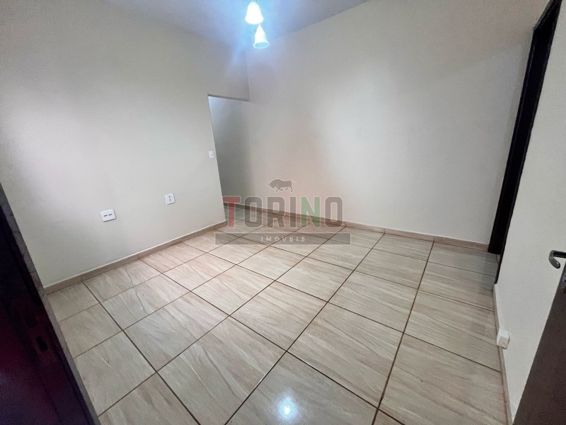 Casa para alugar com 2 quartos, 71m² - Foto 2